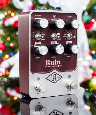 Universal Audio - UAFX Ruby '63 Top Boost Amplifier Pedal 2